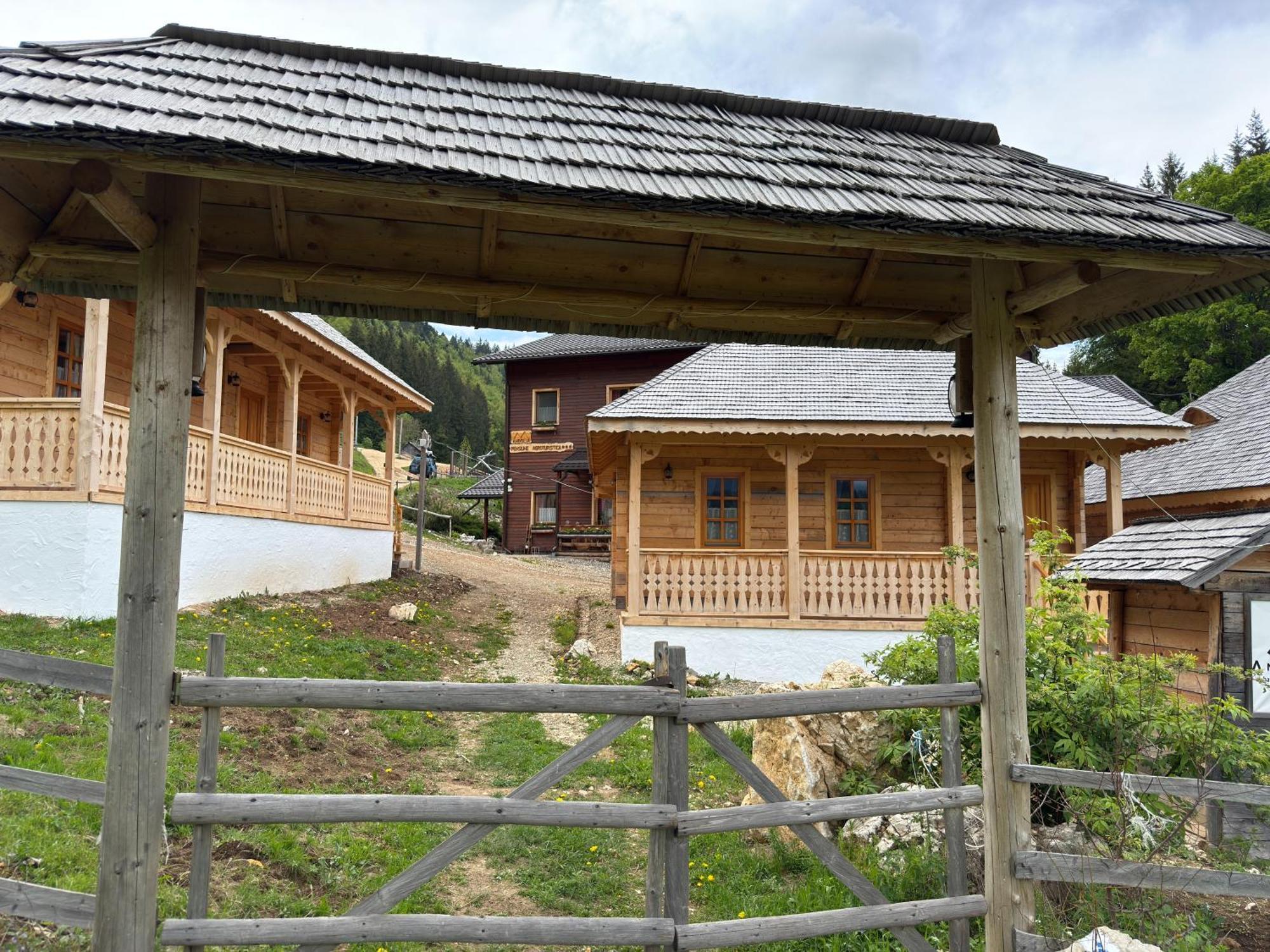 Andolia Villa Moeciu De Sus Bagian luar foto